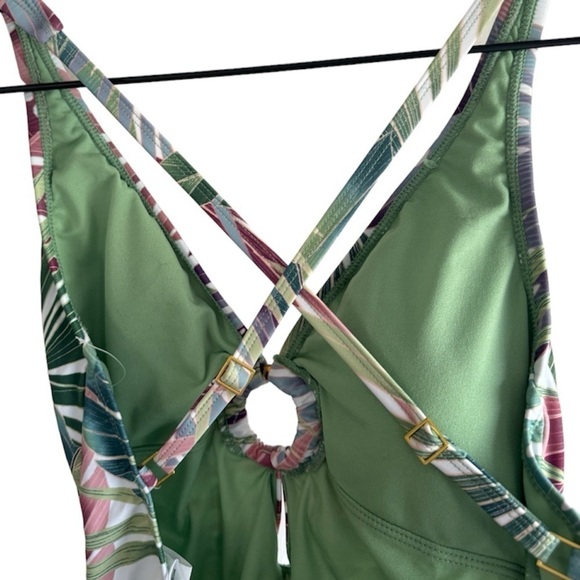 New! Bleu Rod Beattie Cross Back Keyhole One-Piece Swimsuit - Picture 4 of 10